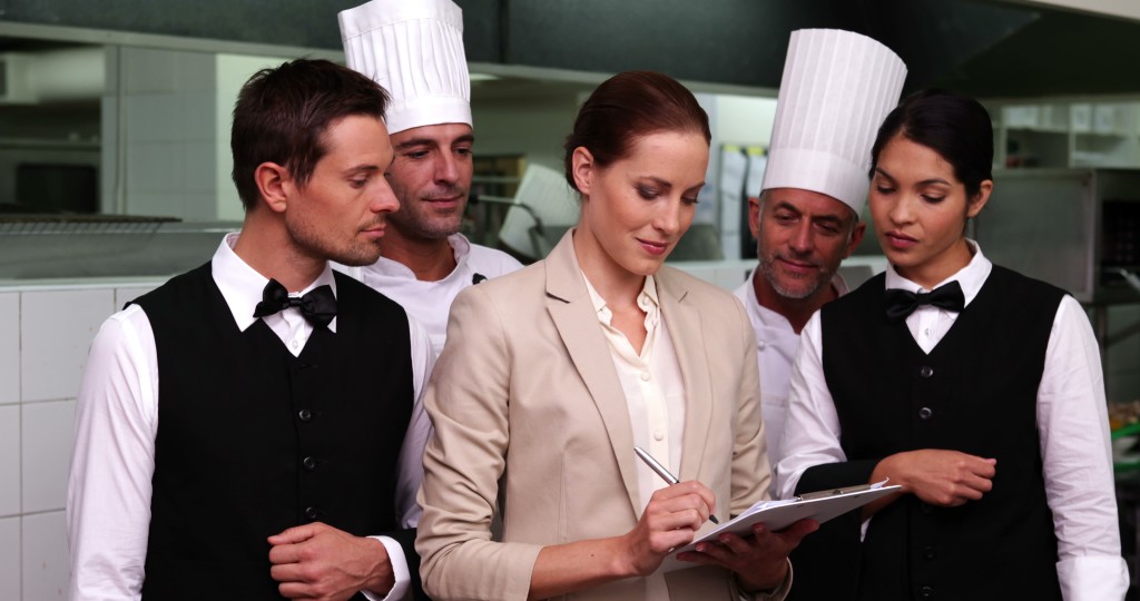 Chứng chỉ 'quản lý nhà hàng' và vai trò lợi nhuận đối với doanh nghiệp