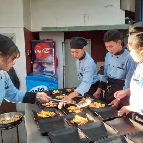 Kiến tập Đà Lạt 2019: 1000% tập trung cho một bữa tiệc của sinh viên ngành Bếp