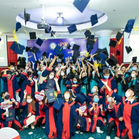Trường Trung cấp Việt Giao - Lễ vinh danh và trao bằng tốt nghiệp năm 2022