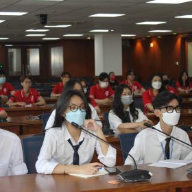 Sinh viên ngành Dịch vụ Giải trí và tổ chức sự kiện trường Trung cấp Việt Giao tham quan và học tập ...