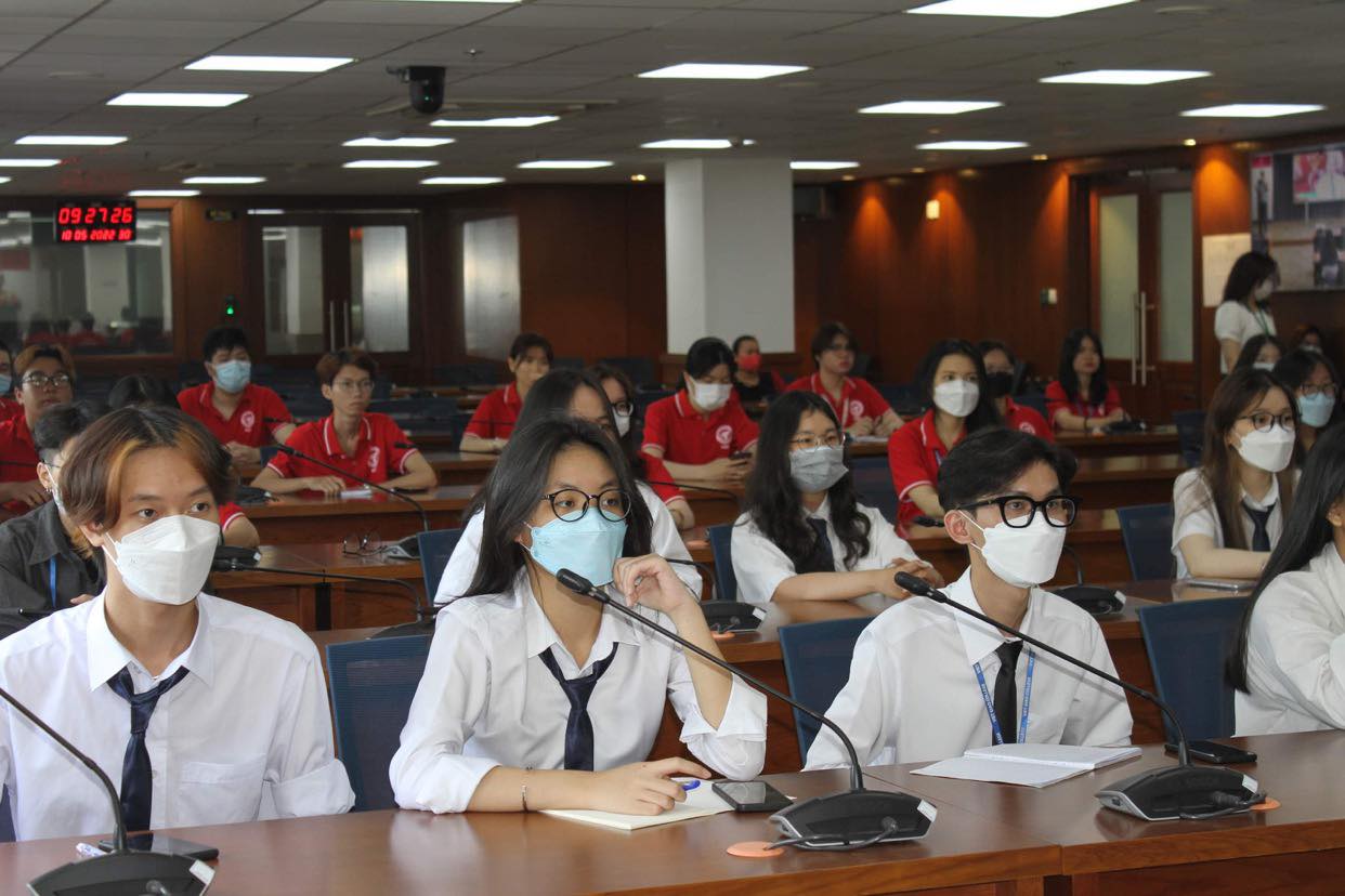 Sinh viên ngành Dịch vụ Giải trí và tổ chức sự kiện trường Trung cấp Việt Giao tham quan và học tập tại Trung tâm Báo chí Tp Hồ Chí Minh
