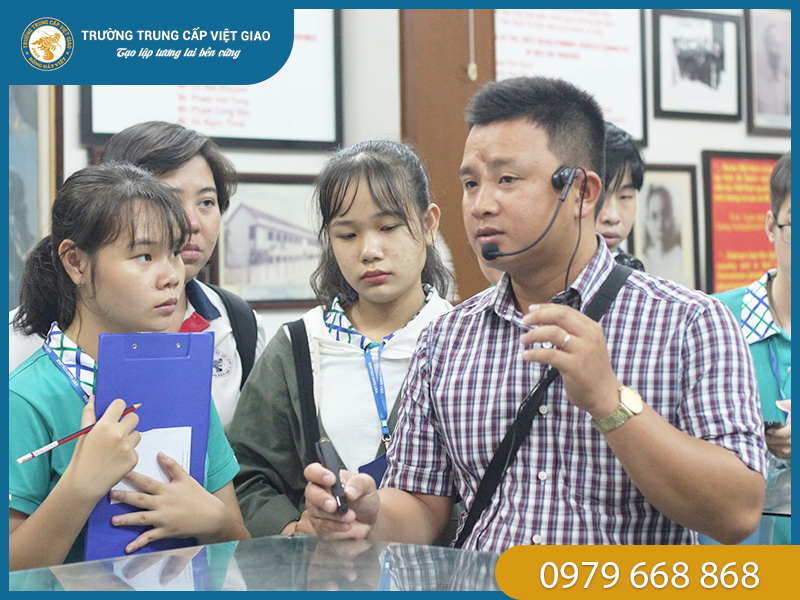 Đào tạo hướng dẫn du lịch tại TPHCM ở Trường Trung cấp Việt Giao
