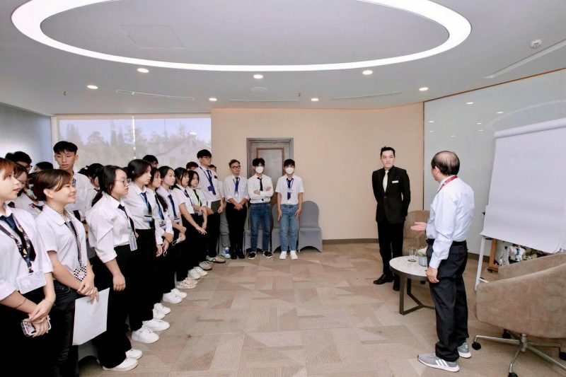 hoc-nganh-bep-va-du-lich-tai-trung-cap-viet-giao